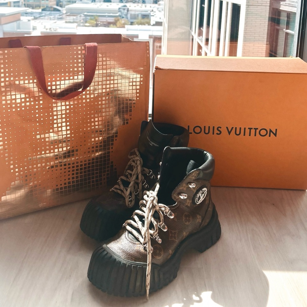 Louis vutton hiking shoes - Picture 9 of 10